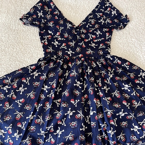 EUC UNIQUE VINTAGE PIRATE SWING DRESS - Picture 1 of 3